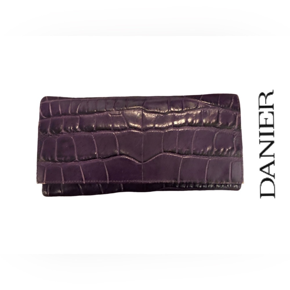 Danier Genuine Leather Tri-Fold Wallet in Purple Alligator‎ All-in-one design